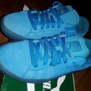 Blue suede Pumas