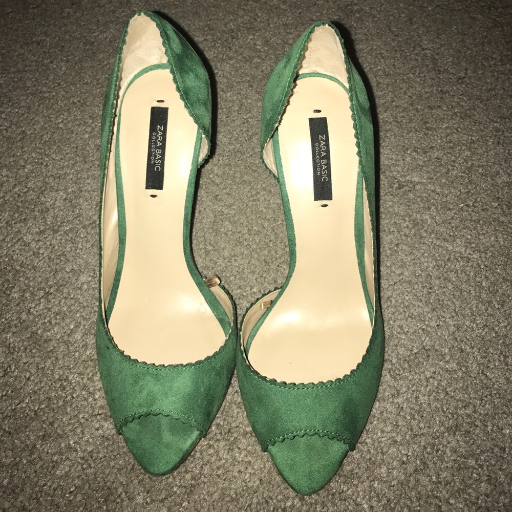 Zara Suede Green Pumps/Heels