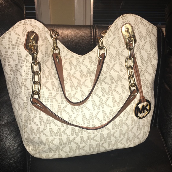 Michael Kors Handbags - Michael Kors purse