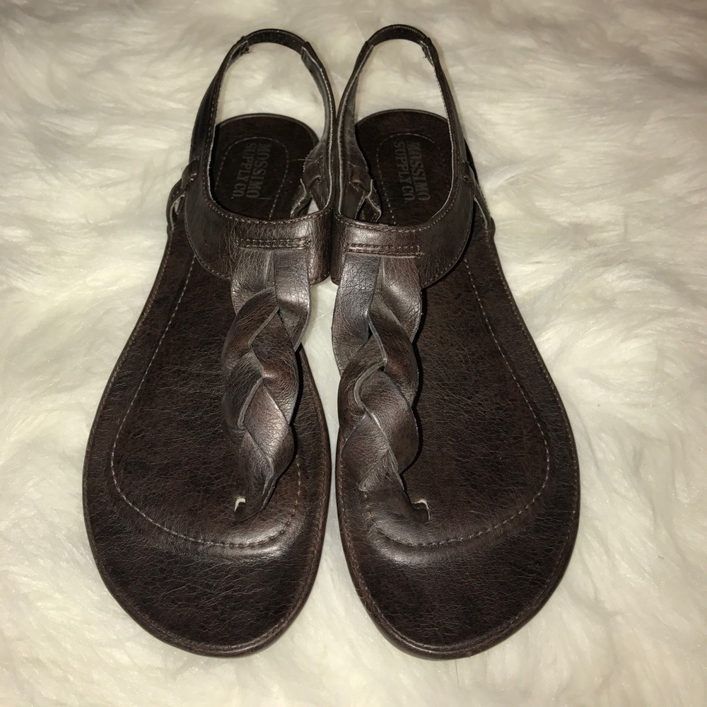 Mossimo brown thong sandals