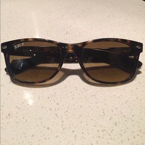 Ray-Ban Polarized Wayfarer - Tortoise