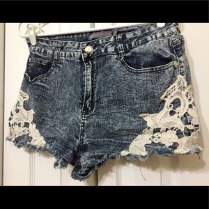 Boom Boom Jeans Cut off jean shorts with lace.💥
