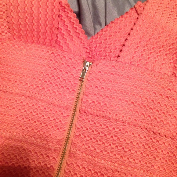 NWT Charlotte Russe Coral Crop Tank - Picture 4 of 4