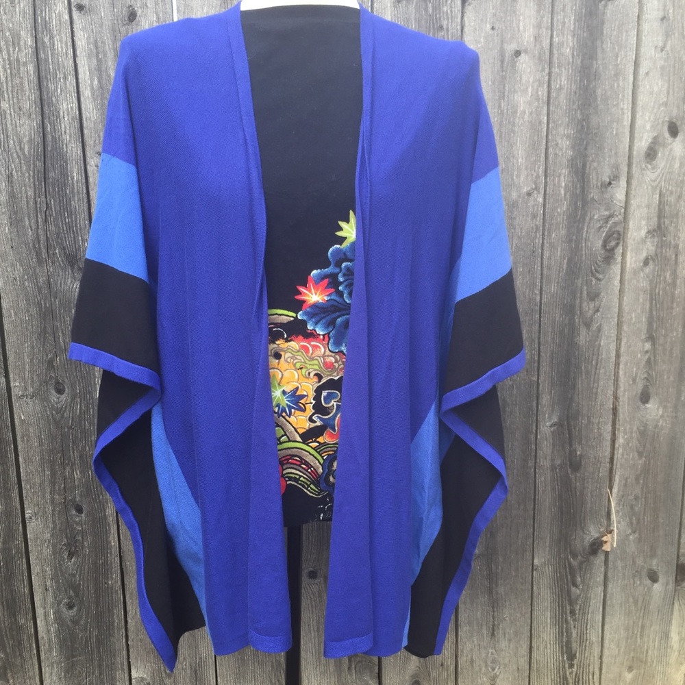 Liz Claiborne Poncho