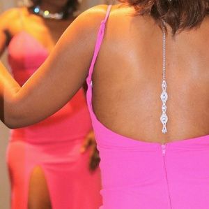 Bridal necklace to wear on a backless dress or top