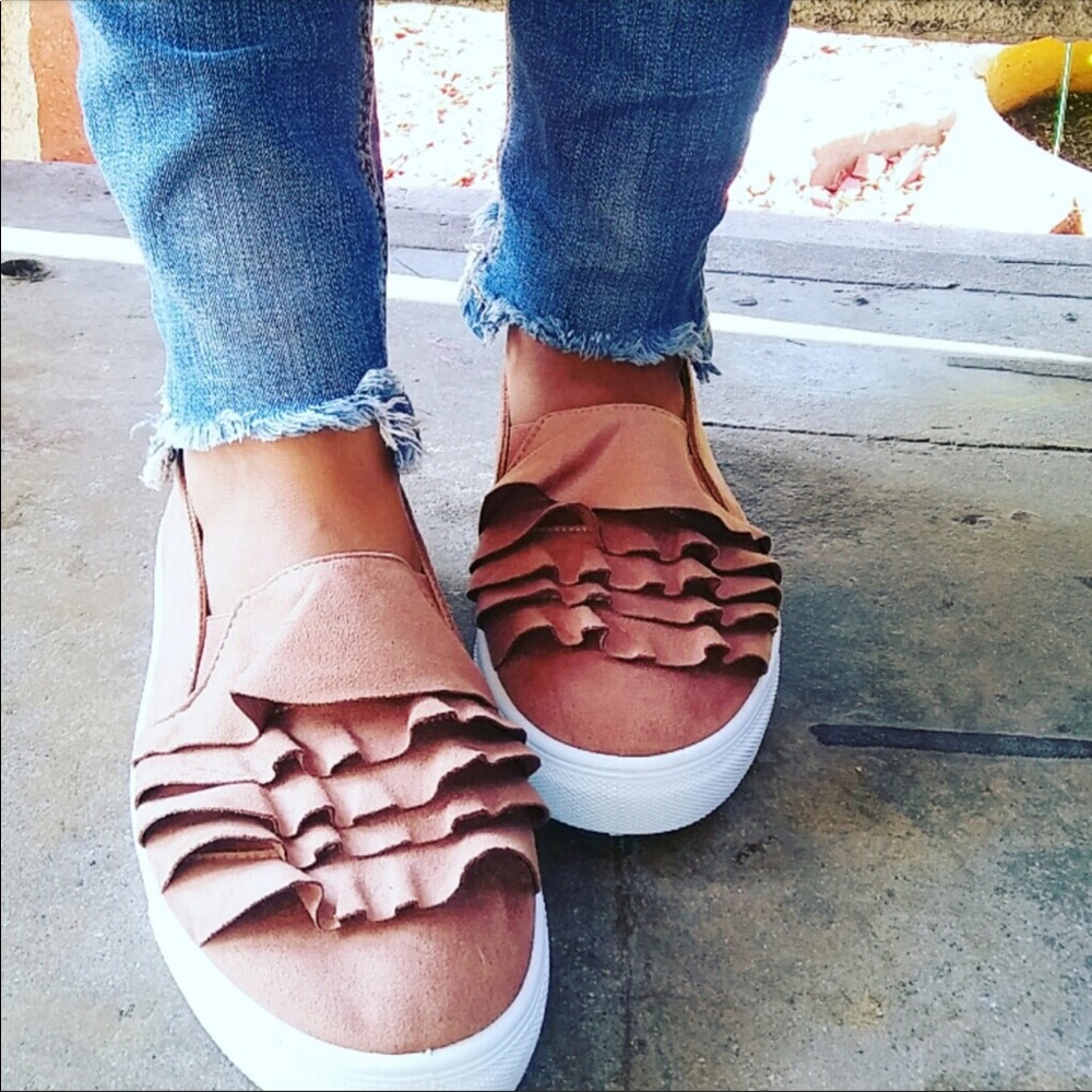Ruffle Blush sneakers