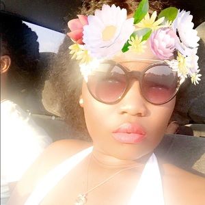 Meet your Posher, Naomie