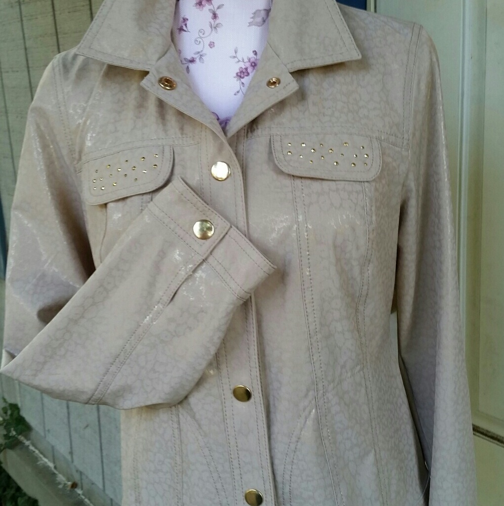 Chico's Zenergy blush/beige jean style jacket