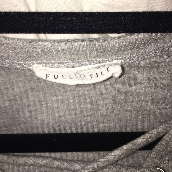 grey shirt sleeve top. great quality - Picture 2 of 2