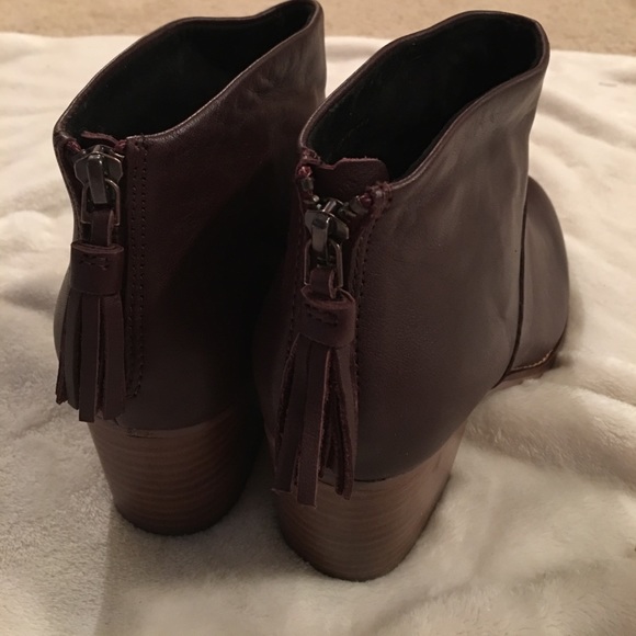 🎉FINAL PRICE! Tom's Maroon Leather Leila Booties - Picture 4 of 7