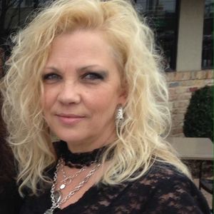 Meet your Posher, Casey