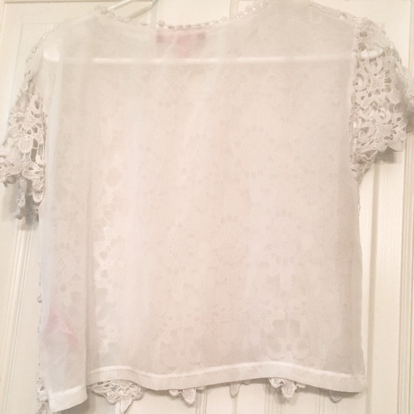 White Crocheted Floral Crop top, Size M - Picture 2 of 3