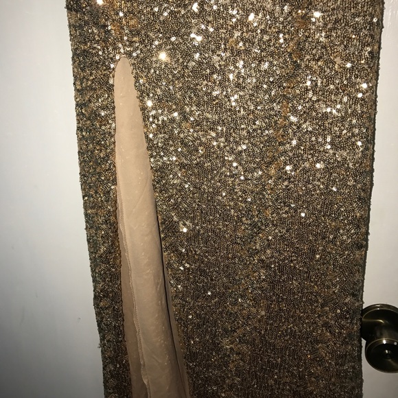 Formal Dress - Picture 3 of 6