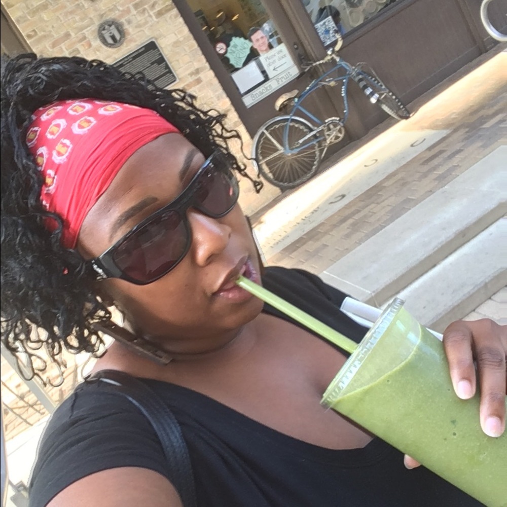 Meet your Posher, Nadia