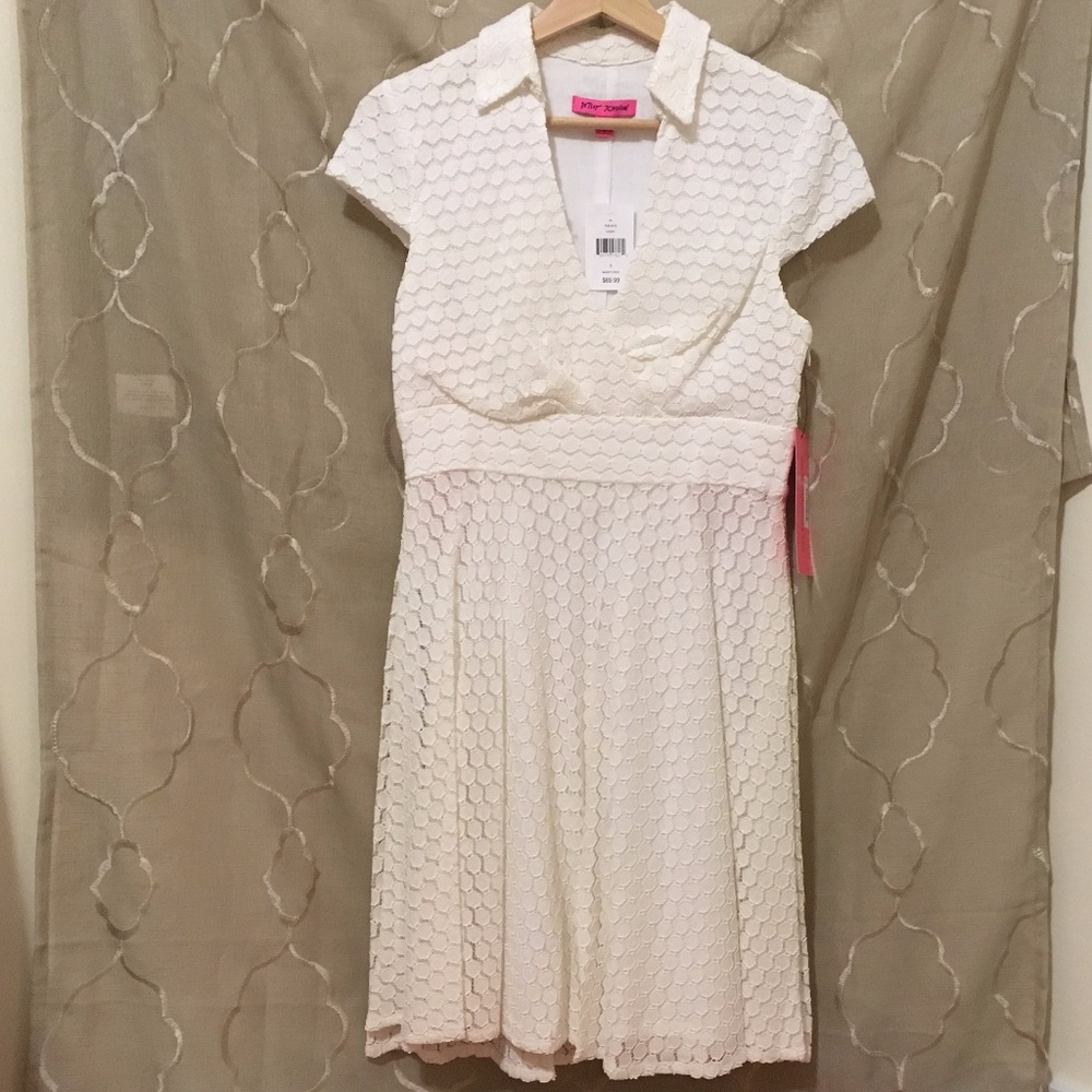 Sale! ❤️ Betsey Johnson Ivy Dress in Ivory