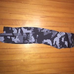 Better bodies black and gray camo leggings.