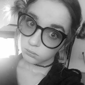 Meet your Posher, Caitlyn