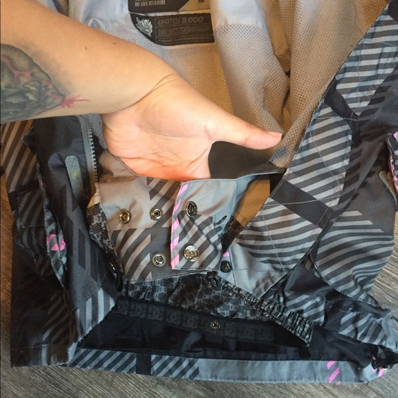 D.C. Snowboarding jacket - Picture 2 of 5