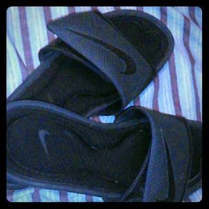 Nike slides