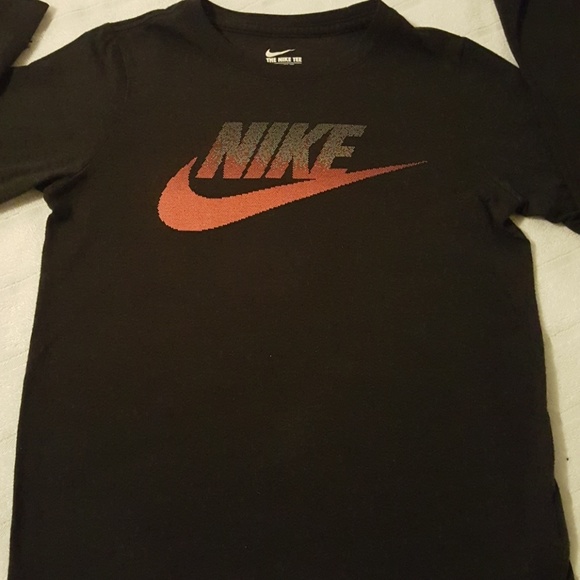 Nike long sleeve tee - Picture 1 of 6