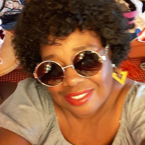 Meet your Posher, Denise