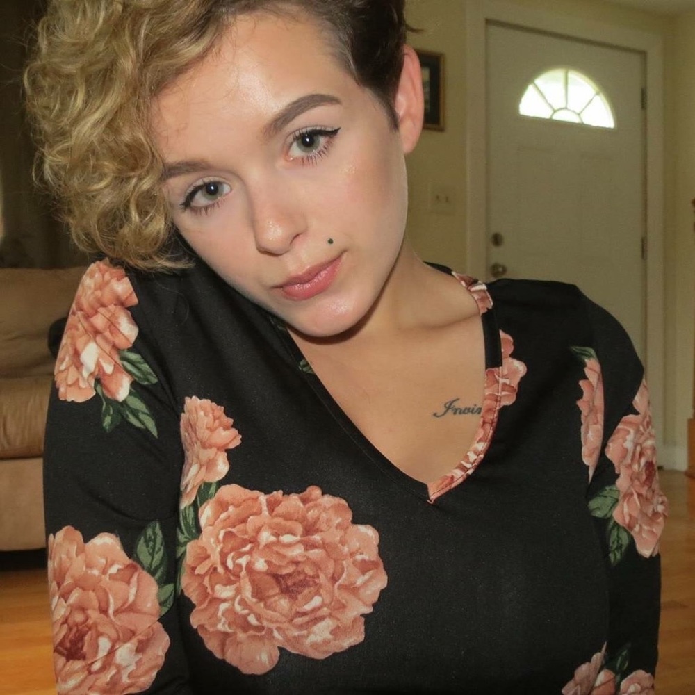 Meet your Posher, Debbie