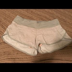 Lululemon speed shorts. RARE PRINT