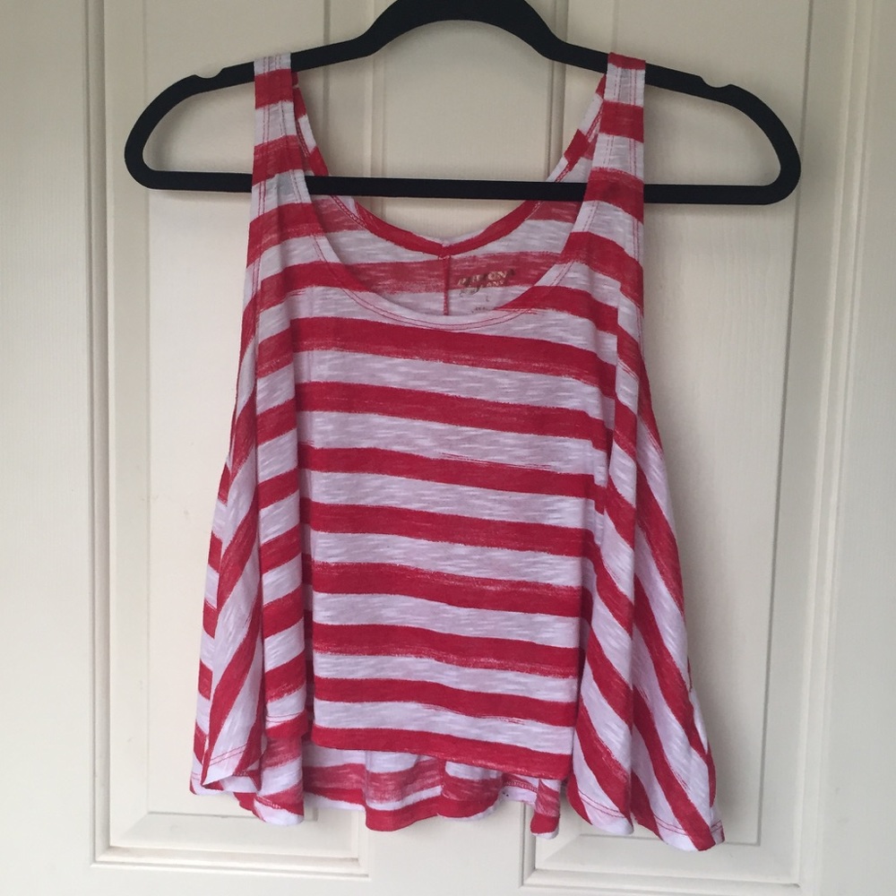 Red stripe tank-top
