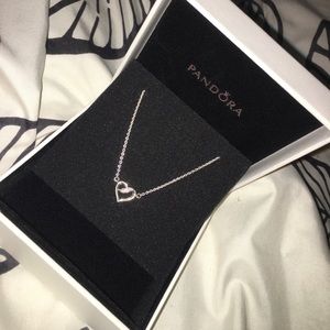 Beautiful Pandora heart necklace