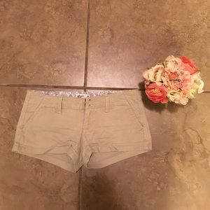 American eagle khaki shorts size 00