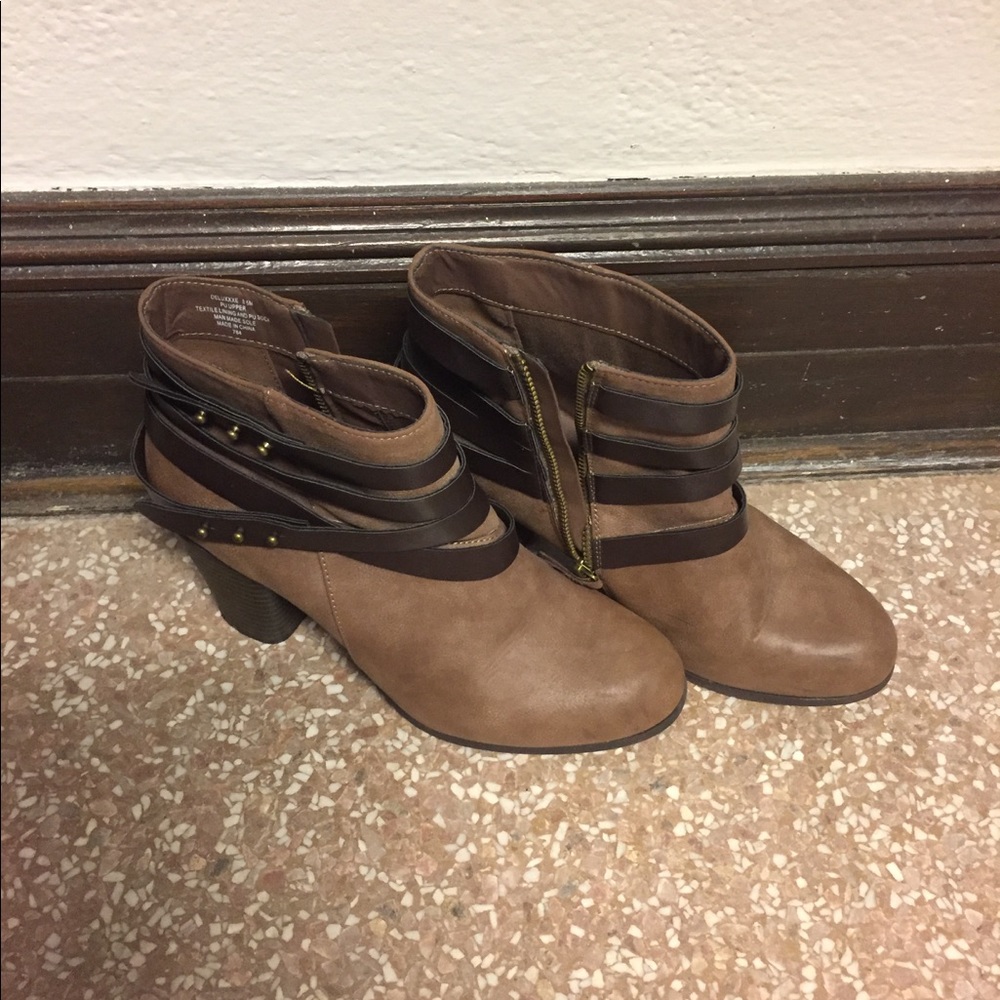 Heeled booties
