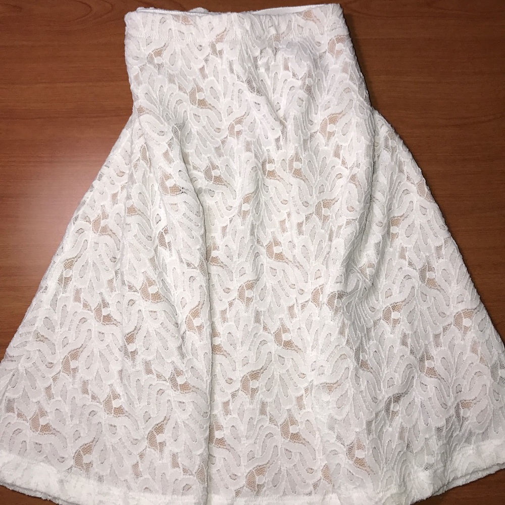 BCBG Knit lace skirt. NWT