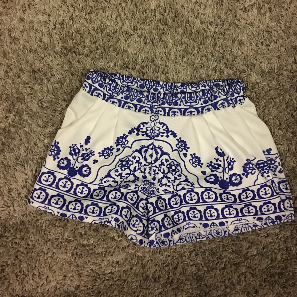 Two piece set - Picture 2 of 2