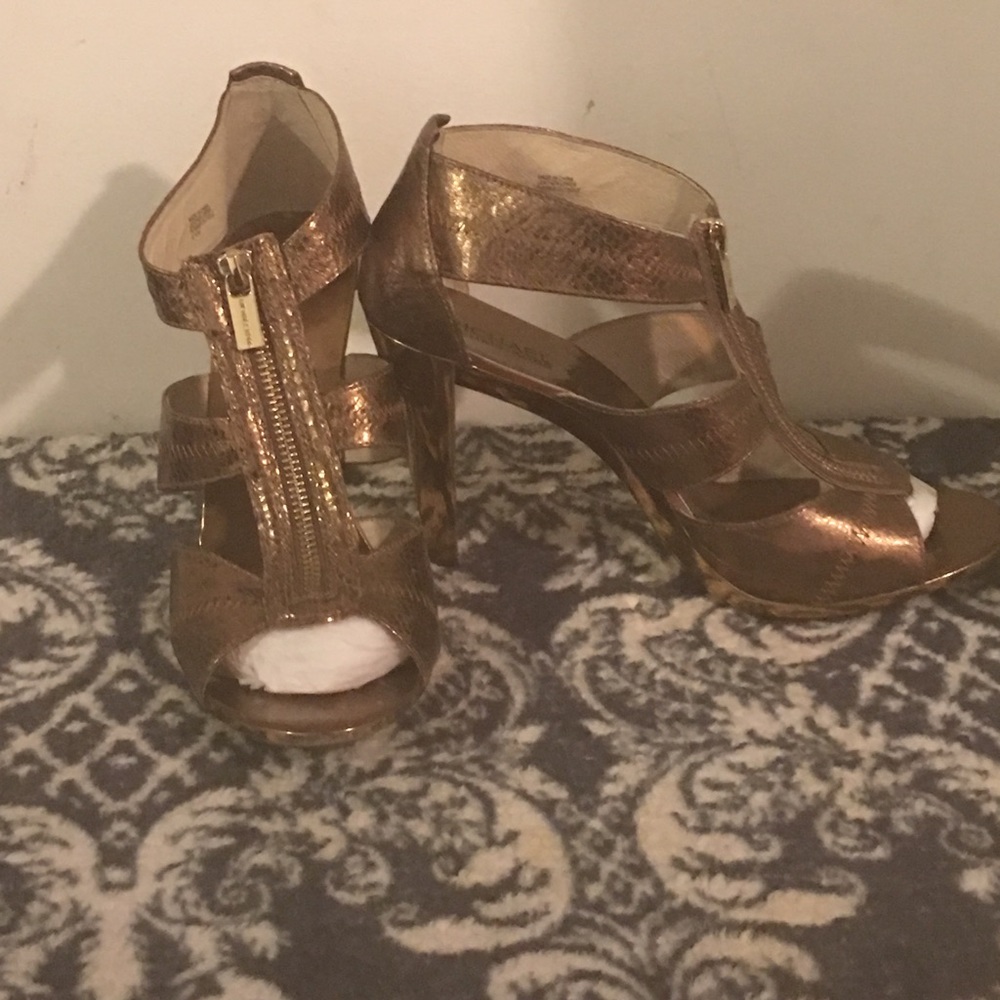 Michael Kors T-Strap Bronze Sandal...Size 9.5