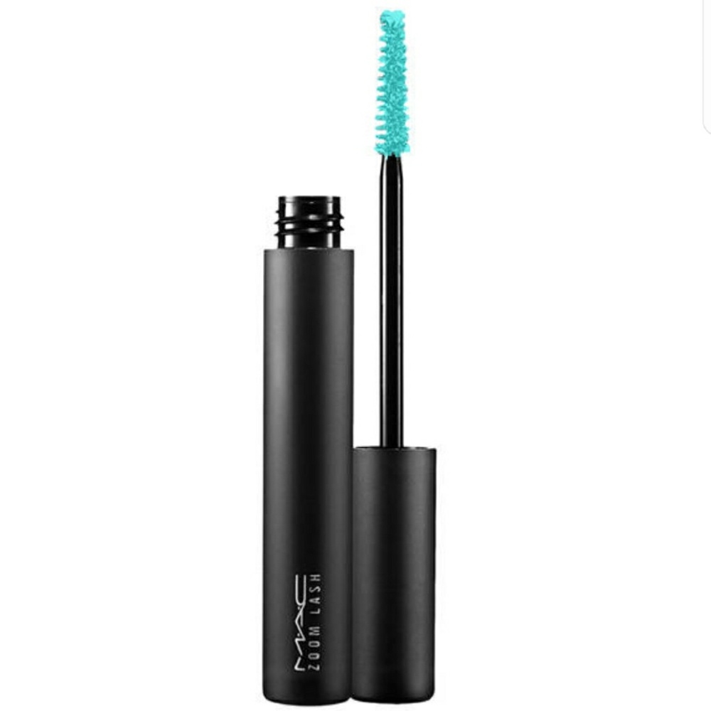 MAC zoom lash Mythic Blue