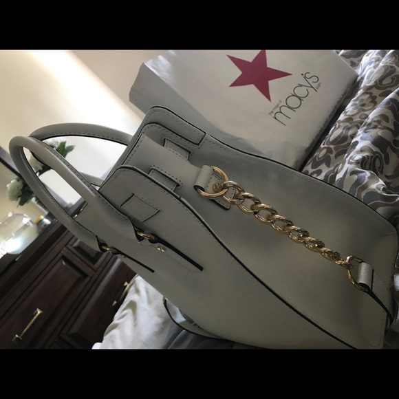 Michael Kors - Picture 2 of 4