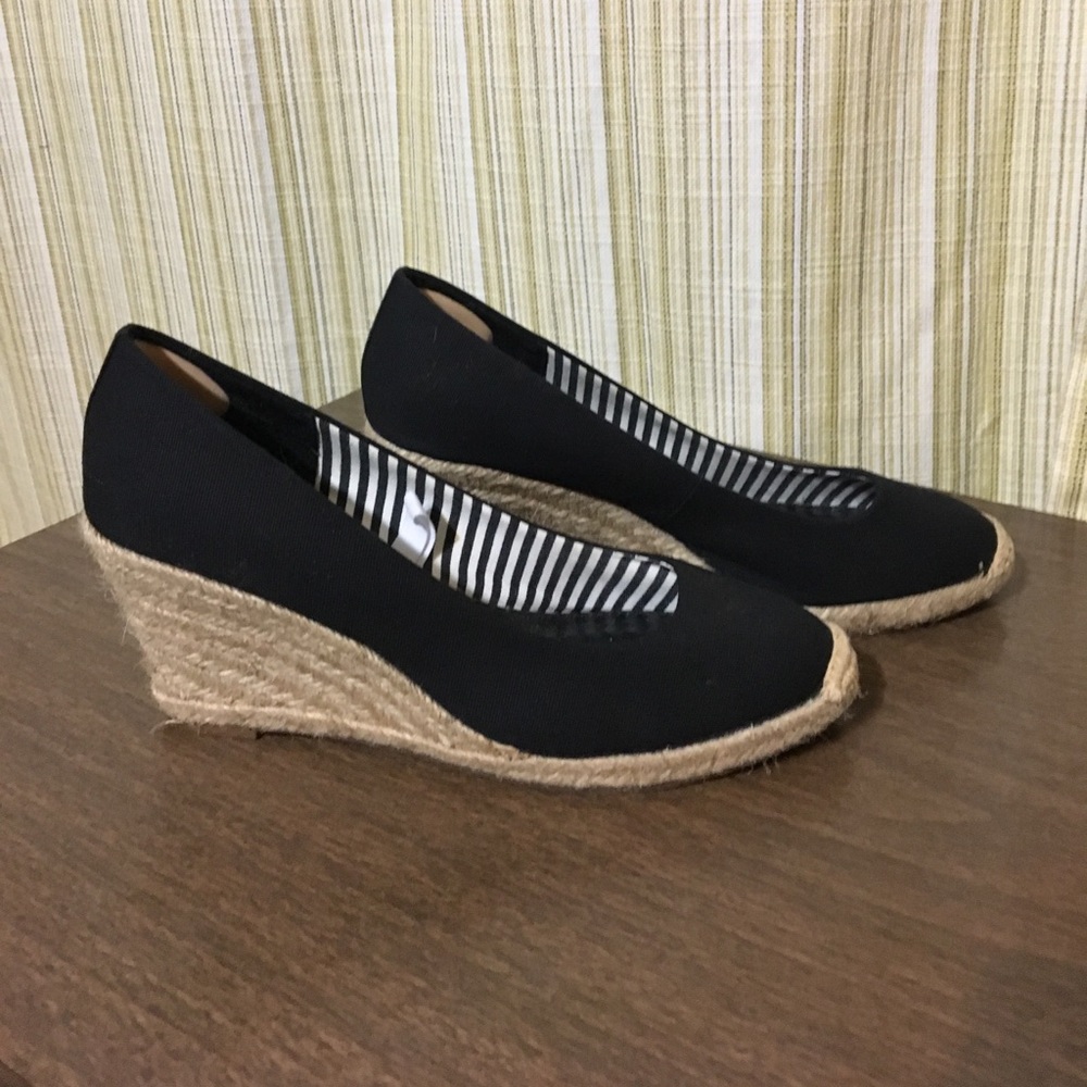 Black linen wedge heels
