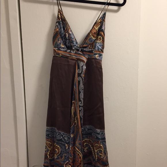 100% silk Single handkerchief dress. Size 2 - Picture 4 of 7