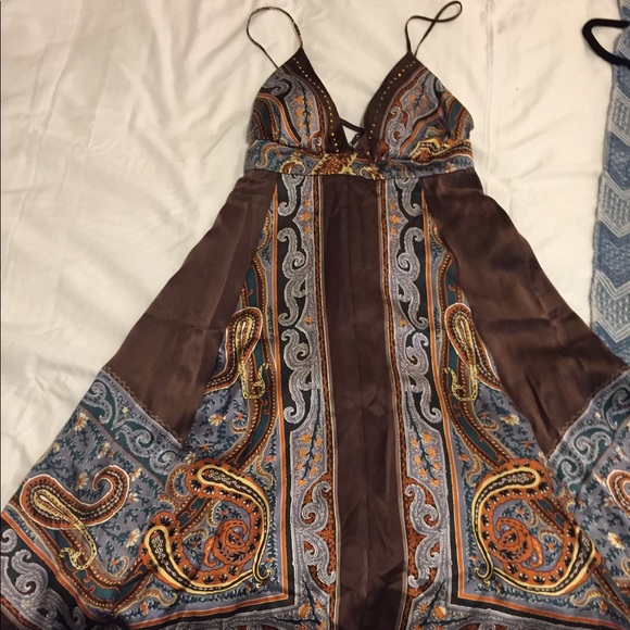 100% silk Single handkerchief dress. Size 2 - Picture 5 of 7