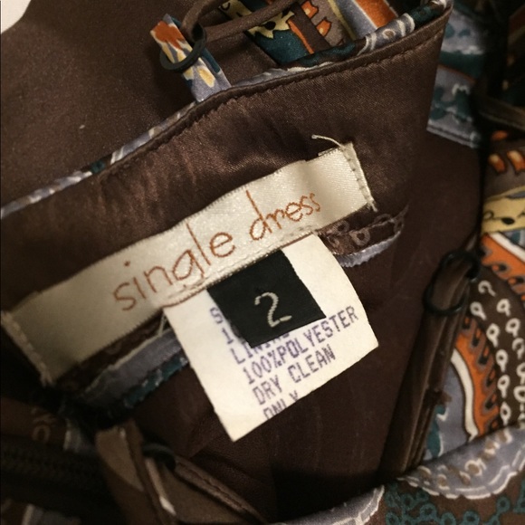 100% silk Single handkerchief dress. Size 2 - Picture 6 of 7