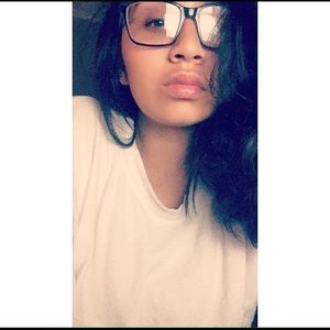 Meet your Posher, Damaris