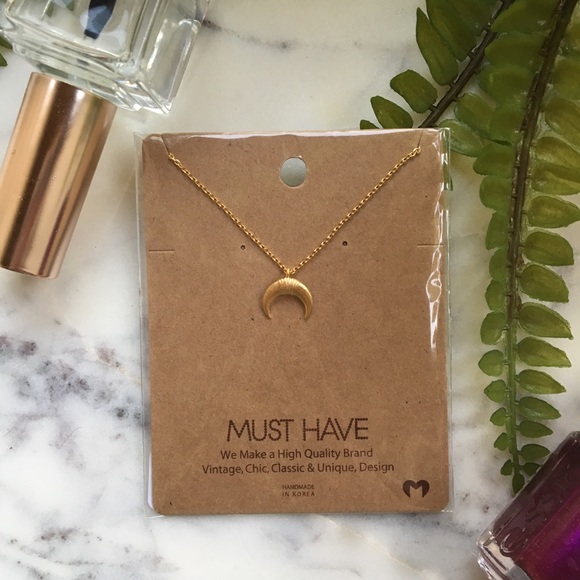 Must Have Jewelry - Dainty Mini Horn Necklace