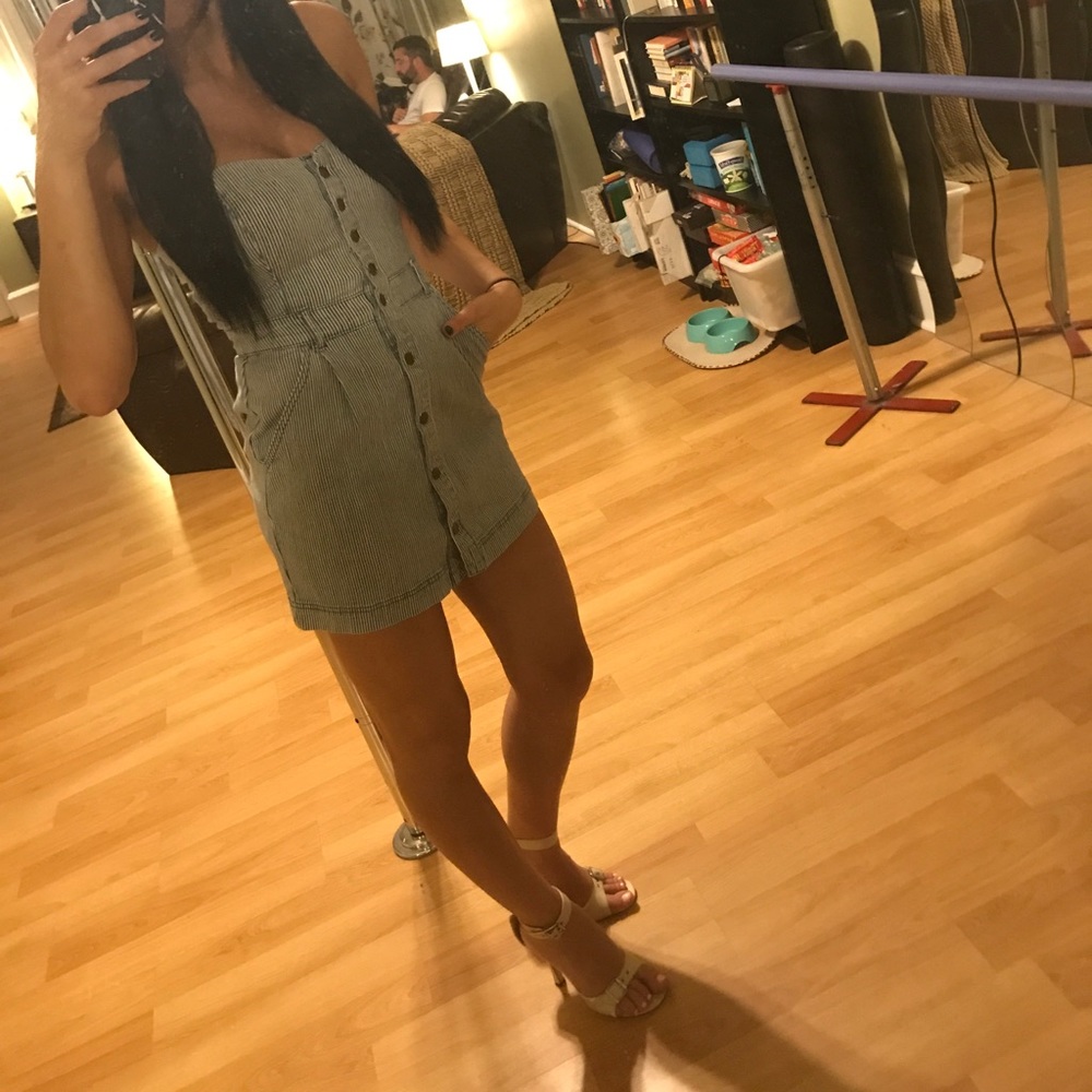 Super cute blue striped dress!! Snap button front