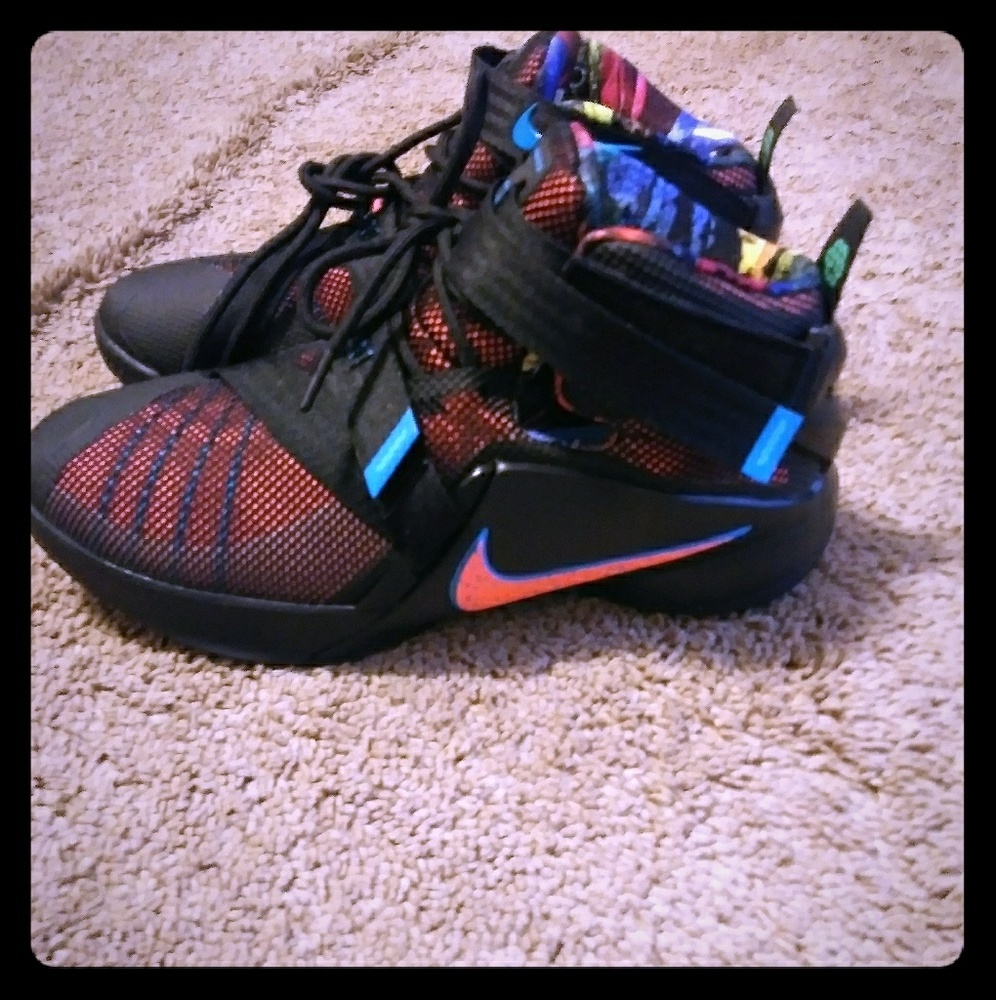 Nike LeBrons size 6.5y