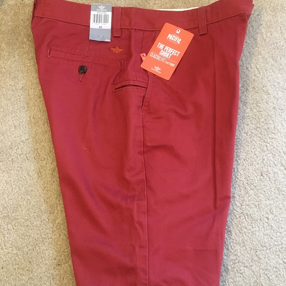 Men's Dockers Classic Fit Flat Red Shorts- 32