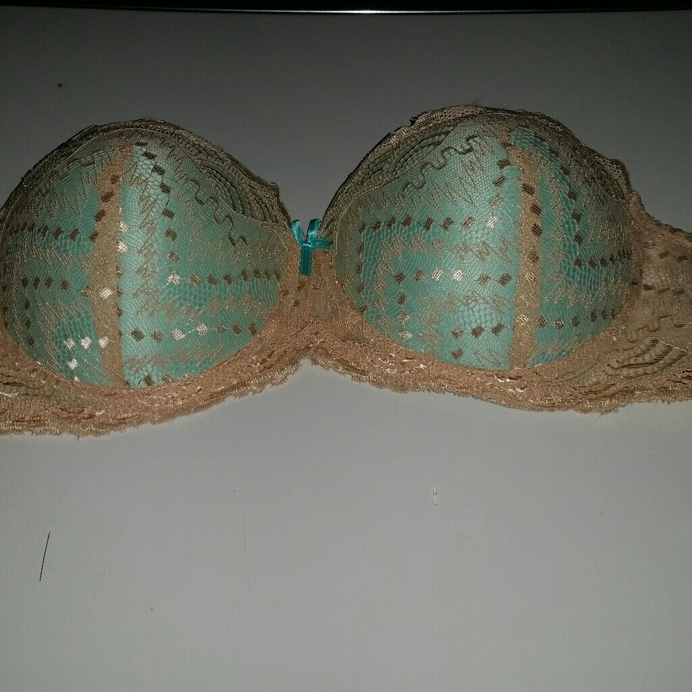 Beautiful and sexy push up strapless aqua bra