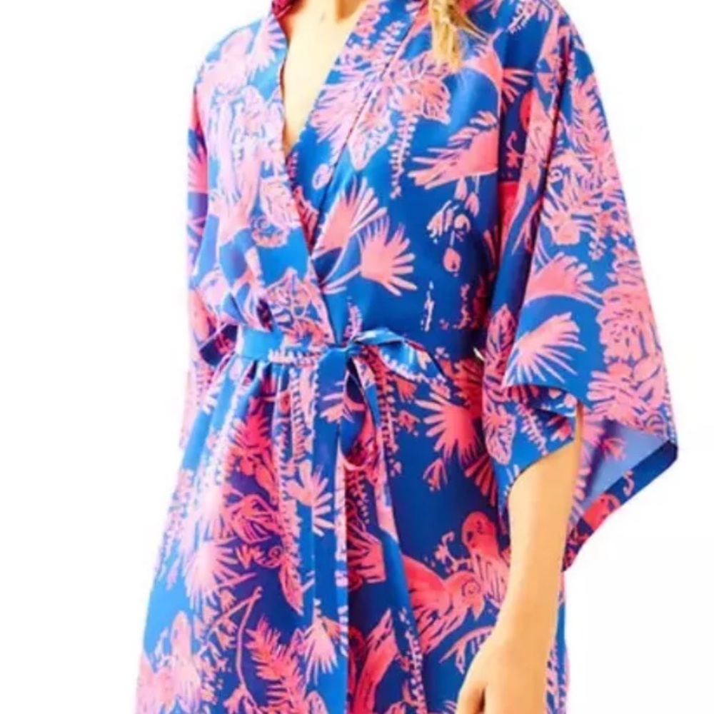 Nwt s/m macaw Lilly silk robe