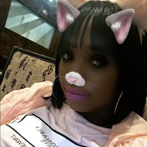 Meet your Posher, Joi