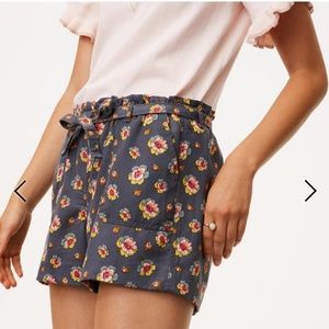 The "precious peony" Loft short The "precious peony" Loft short