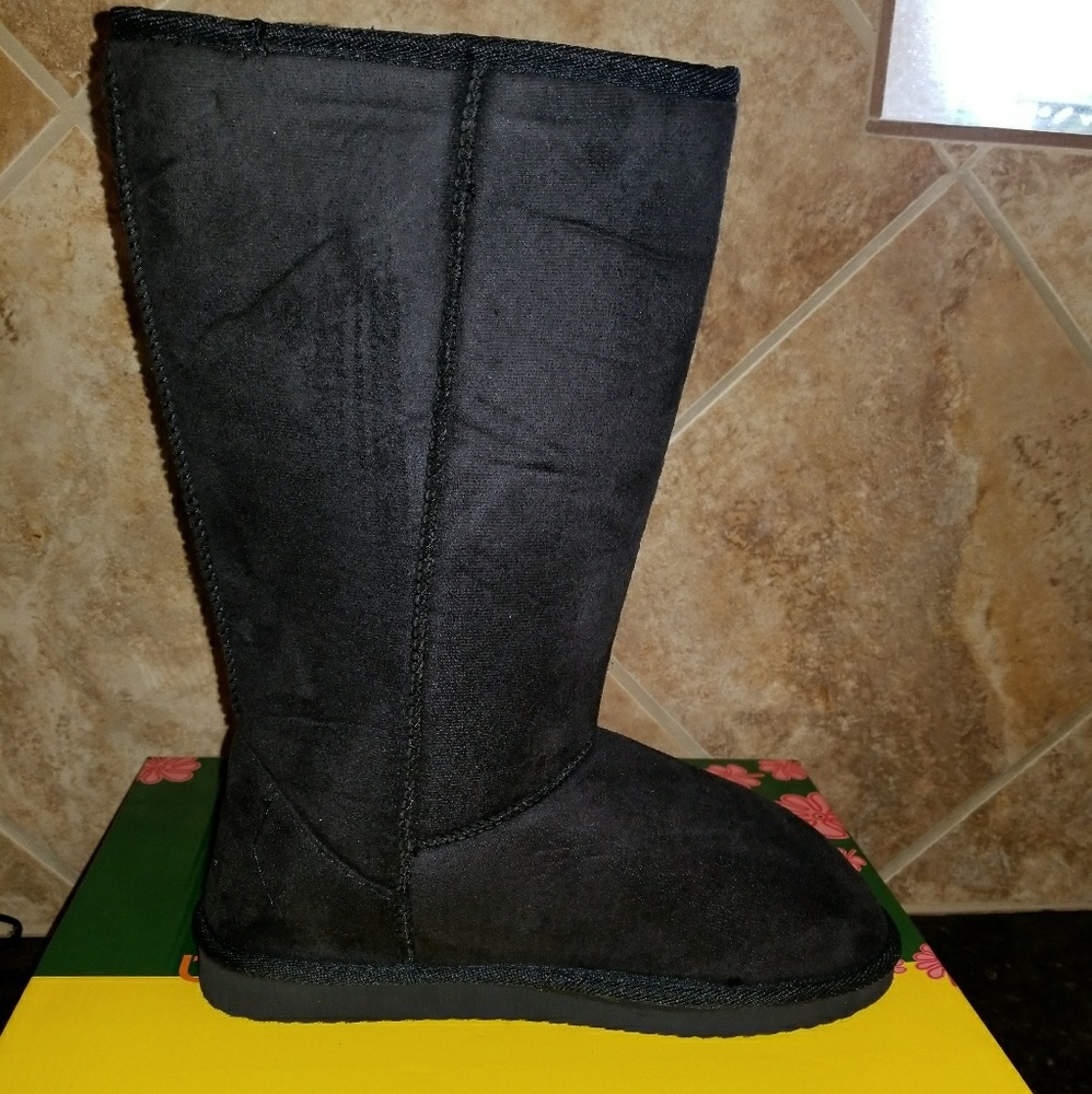 Short Plush Lined Snow Boots